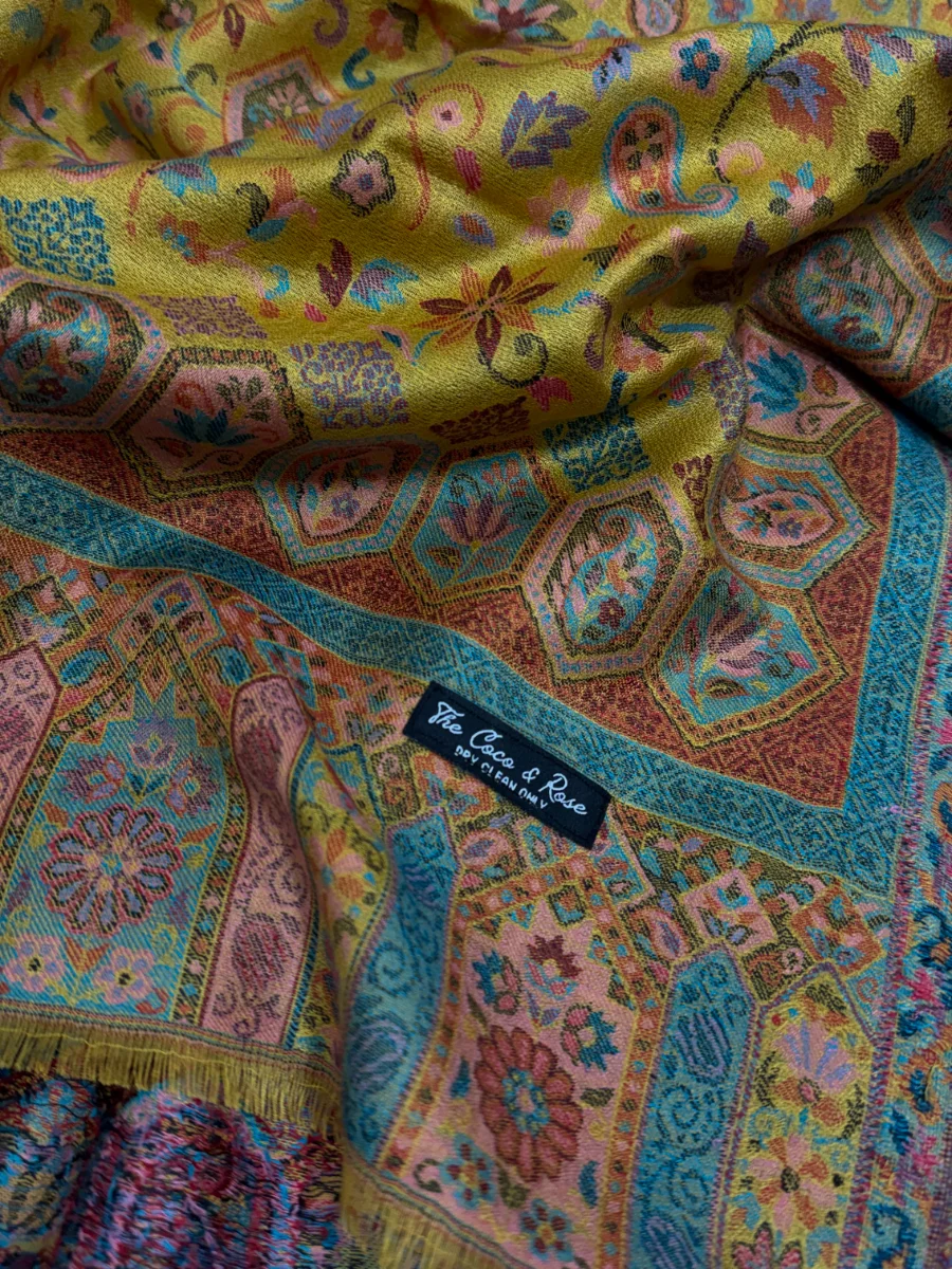 Estola Amarillo y Azul Paisley (3)